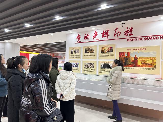 開江經開區(qū)組織開展慶“三八”節(jié)女職工健康教育法律宣講活動